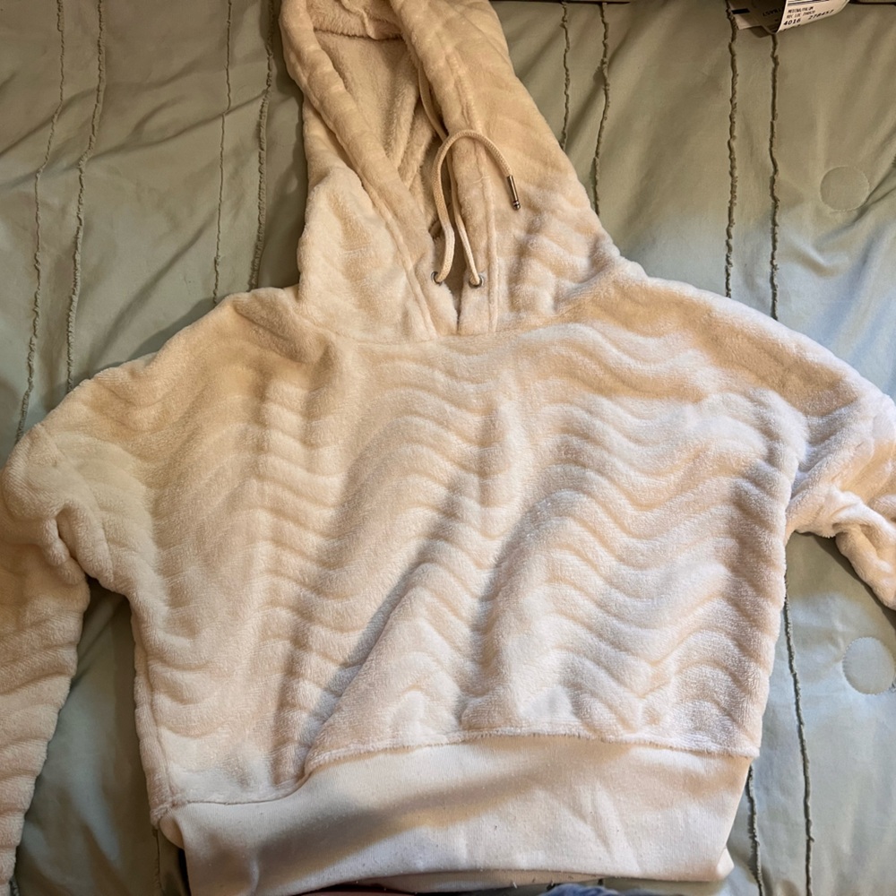 Cropped white drawstring hoodie. Super soft